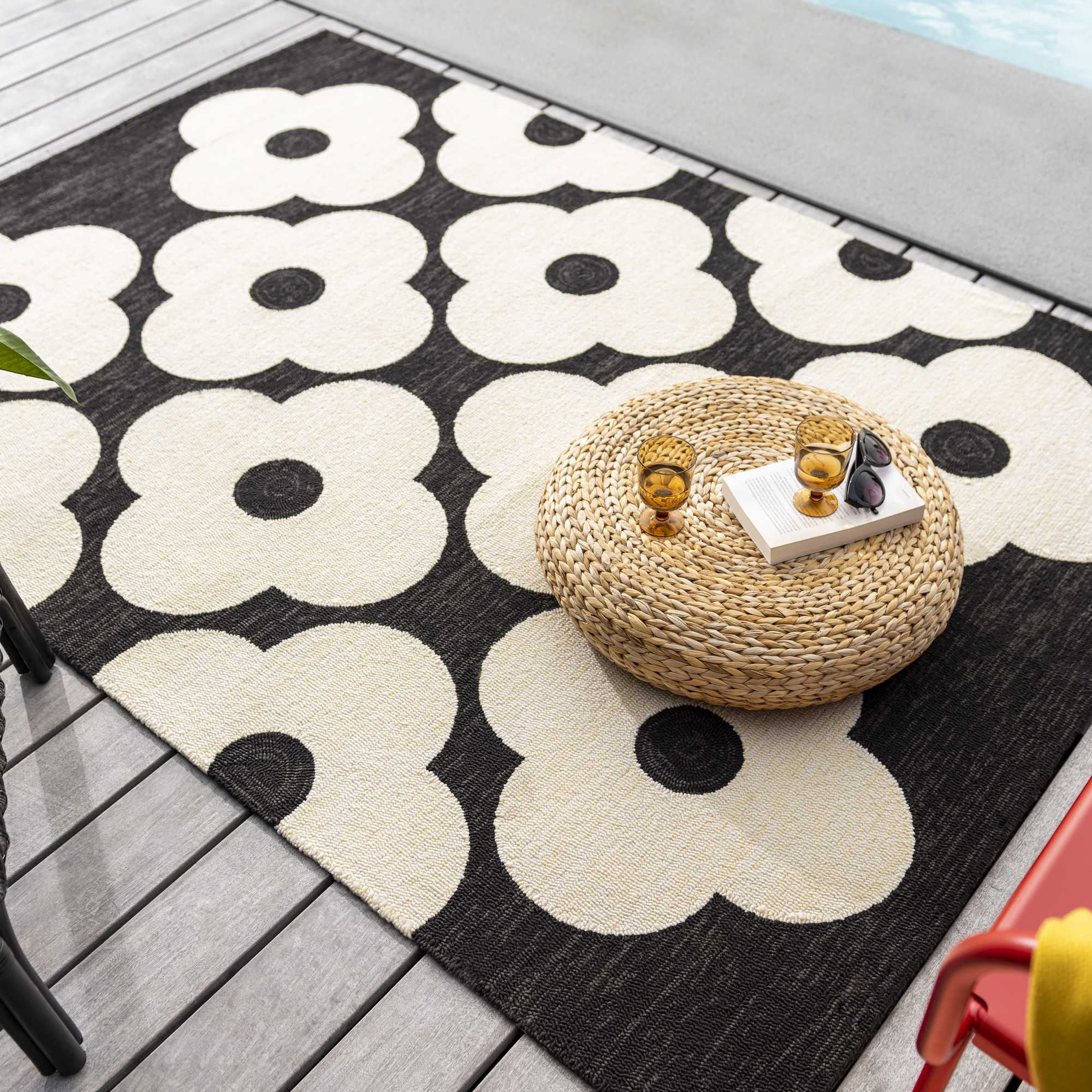 Spot Flower Floral Indoor Outdoor Rugs 460805 Black By Orla Kiely